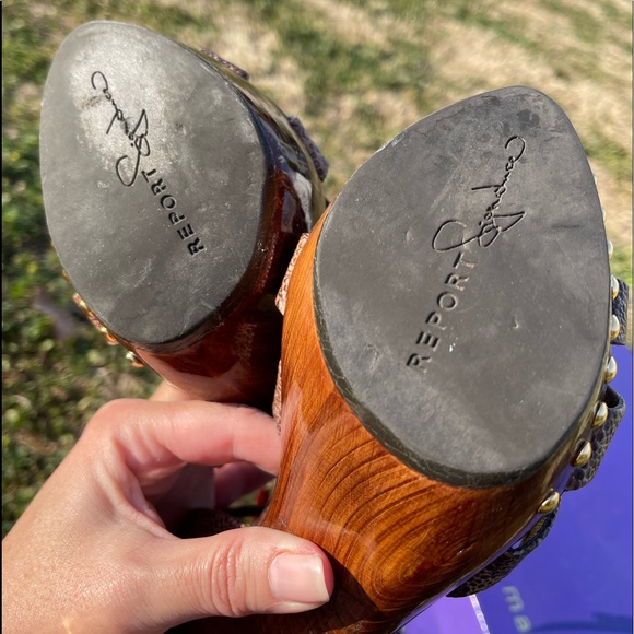 Report Signature Pepper, wood with metal studs and gold heels with charms! 🌶 - Picture 15 of 15